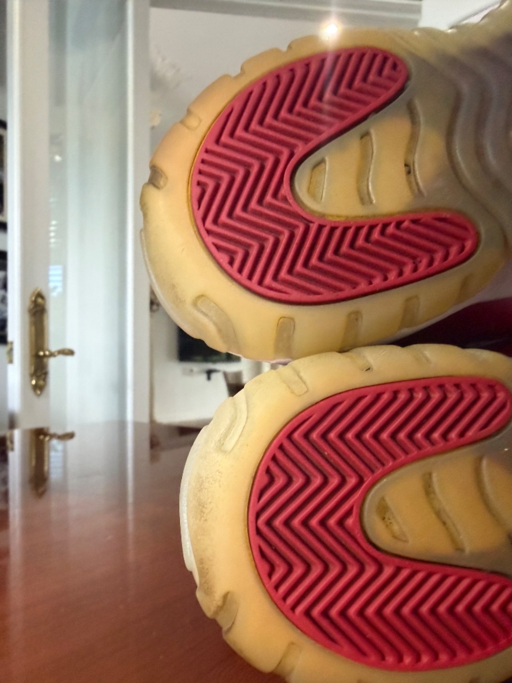 sneakers - Picture 9 of 10